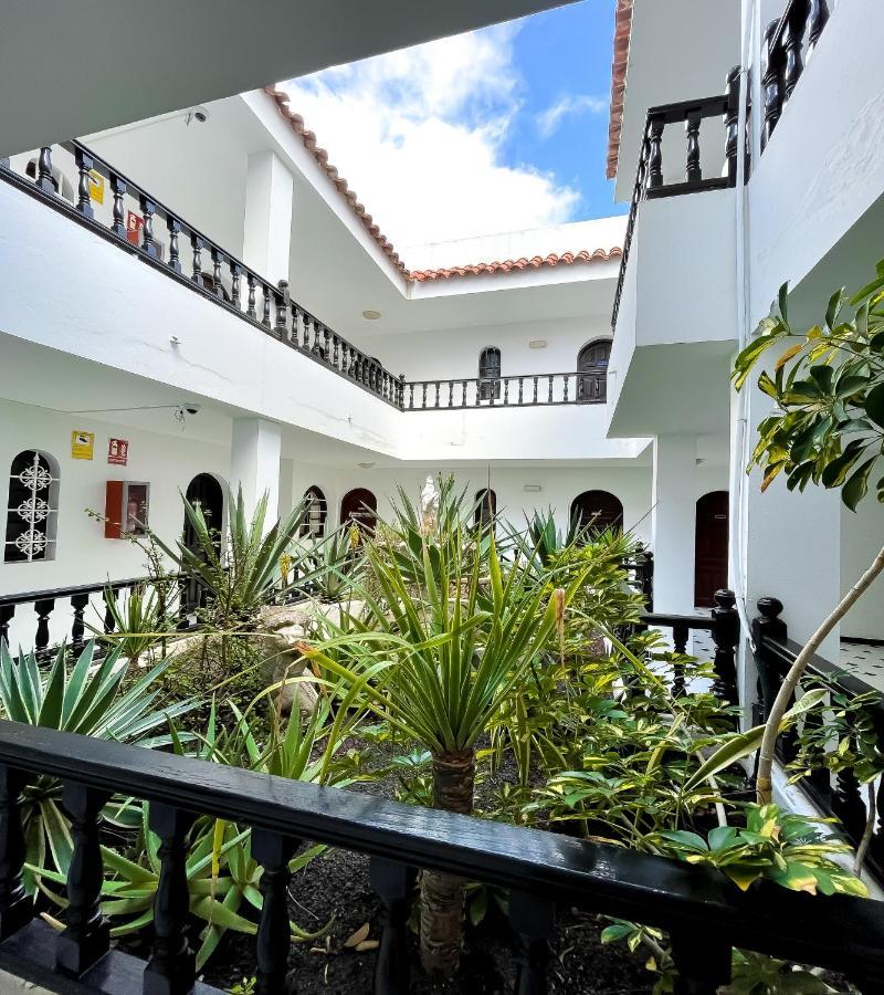 Central House كوراليهو المظهر الخارجي الصورة